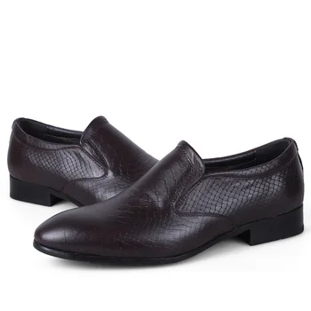 Moda İtalyan lüks erkek ayakkabısı rahat oxfords siyah kahverengi tasarımcı Elbise ayakkabı hakiki deri ayakkabı erkekler flats ofis düğün